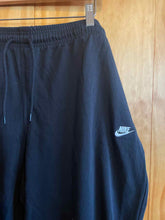 Load image into Gallery viewer, Size 3XL Nike Men&#39;s Pants
