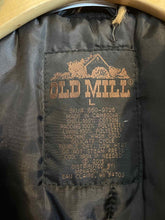 Load image into Gallery viewer, Size Large Old Mill Men's Vest
