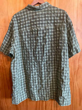 Load image into Gallery viewer, Size XL Guide Series Men's Short Sleeve Shirt
