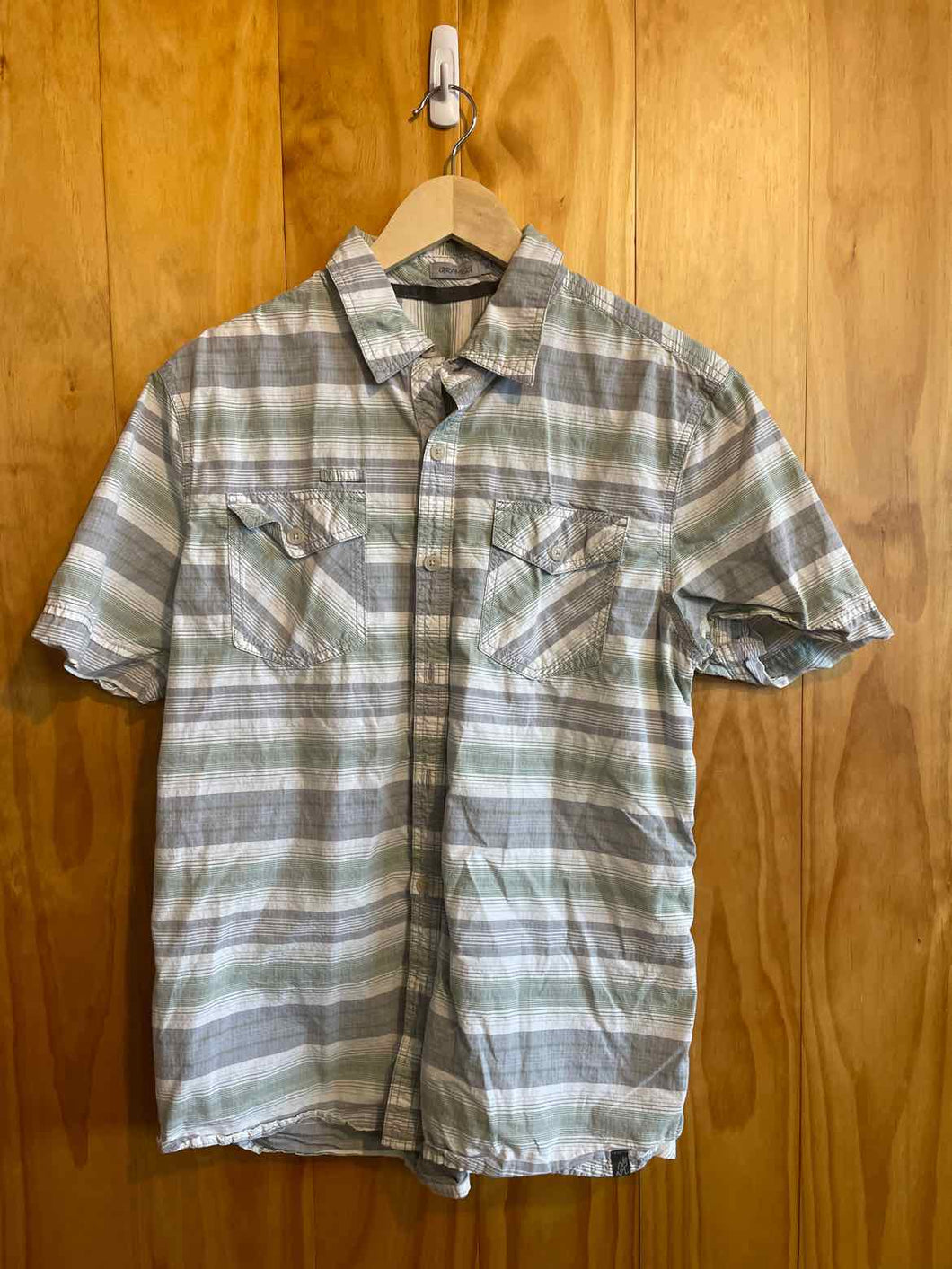Size Medium Gramicci Men's Short Sleeve Shirt