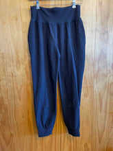 Load image into Gallery viewer, Size L Athleta Black Women's Pants
