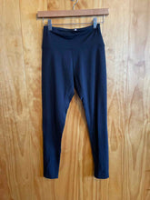 Load image into Gallery viewer, Women Size XS wool&amp; Black Base Layer
