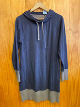 Load image into Gallery viewer, Size Large Toad &amp; Co Navy Dress
