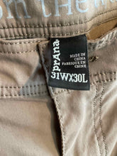 Load image into Gallery viewer, Size 31x30 Prana Brown Women&#39;s Hiking Pants
