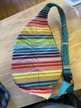 Load image into Gallery viewer, Kavu Travel Bag
