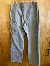 Load image into Gallery viewer, Size 35 Carhartt Men's Pants
