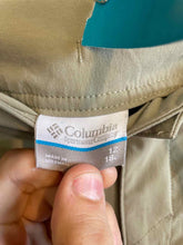 Load image into Gallery viewer, Size 12 Columbia Khaki Women's Capris
