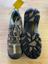 Load image into Gallery viewer, Shoe Size 9.5 Keen Brown Hiking Shoes
