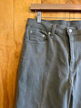 Load image into Gallery viewer, Size Medium Levi Strauss &amp; Co. Green Women&#39;s Jeans
