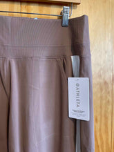 Load image into Gallery viewer, Size M Athleta Light Brown Women&#39;s Pants
