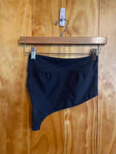 Load image into Gallery viewer, Size 4 Lululemon Black Women's Sports Bras
