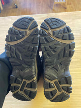 Load image into Gallery viewer, Shoe Size 7.5 Hi tec Hiking Boots
