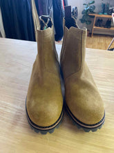 Load image into Gallery viewer, Shoe Size 8.5 Chaco Brown Boots
