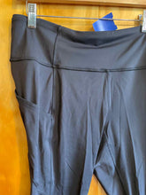 Load image into Gallery viewer, Lululemon Black Women&#39;s Leggings
