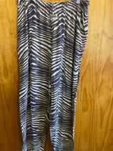 Load image into Gallery viewer, Size XL Zubaz Men's Pants
