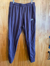 Load image into Gallery viewer, Size Large Nike Men's Sweatpants
