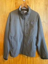 Load image into Gallery viewer, Size Medium Patagonia Men's Jacket
