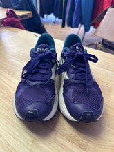 Load image into Gallery viewer, Women's Shoe Size 8.5 Figs Purple Shoes
