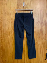 Load image into Gallery viewer, Size XS Duluth Trading Black Women&#39;s Leggings
