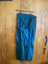 Load image into Gallery viewer, Size Large Mountain Hardwear Turquoise Women's Snow Pants
