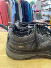 Load image into Gallery viewer, Shoe Size 7.5 Keen Black Hiking Shoes
