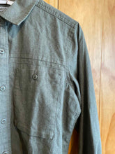 Load image into Gallery viewer, Size Medium REI Olive Women's Flannel

