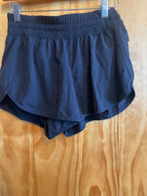 Load image into Gallery viewer, Size 8 Lululemon Black Women's Shorts
