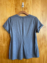 Load image into Gallery viewer, Size XL The North Face Grey Women's Short Sleeve Shirt
