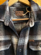 Load image into Gallery viewer, Size Medium Orvis Men's Flannel
