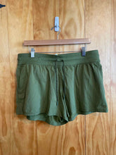 Load image into Gallery viewer, Size XL The North Face Green Women's Short Sleeve Shirt
