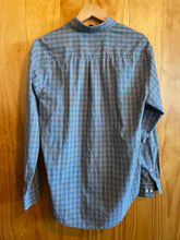 Load image into Gallery viewer, Size M Arrow Men's Long Sleeve Shirt
