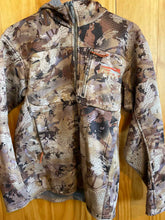 Load image into Gallery viewer, Size M Sitka Men's Sweater &amp; Sweatshirt
