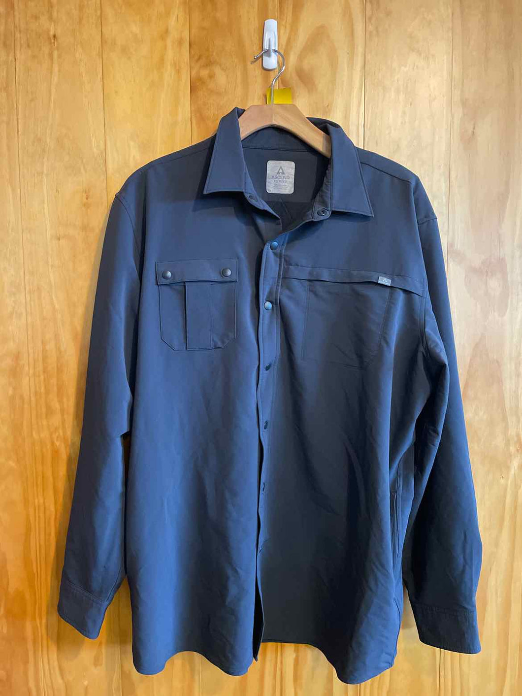 Size XL Ascend Men's Long Sleeve Shirt