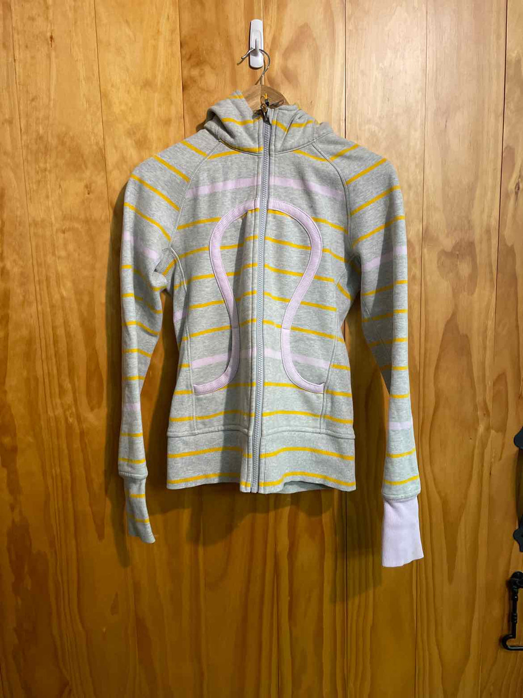 Women Size 6 Lululemon Yellow Print Women's Light Jacket