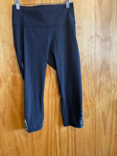 Load image into Gallery viewer, Size 8 Lululemon Black Women's Leggings
