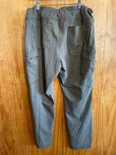 Load image into Gallery viewer, Size XL Duluth Trading Co. Green Women's Sweatpants
