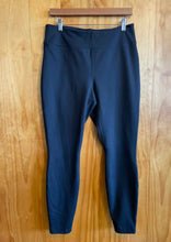 Load image into Gallery viewer, Size 12 Duluth Trading Black Women's Leggings
