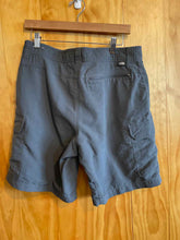 Load image into Gallery viewer, Size 34 The North Face Men's Shorts
