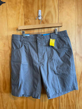 Load image into Gallery viewer, Size 34x9 Columbia Men's Shorts

