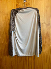 Load image into Gallery viewer, Size Large Paragon Men's Long Sleeve Shirt
