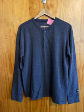 Load image into Gallery viewer, Size M The North Face Men's Long Sleeve Shirt
