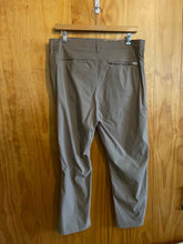 Load image into Gallery viewer, Size 38x30 Orvis Men's Pants
