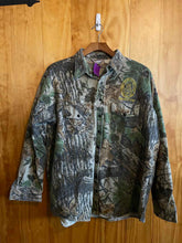 Load image into Gallery viewer, Winter Run Men's Long Sleeve Shirt
