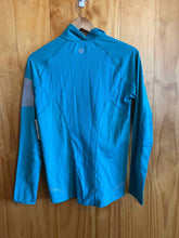 Load image into Gallery viewer, Size Medium Marmot Light Blue Women&#39;s Long Sleeve Shirt
