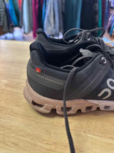 Load image into Gallery viewer, Women&#39;s Shoe Size 7.5 On Cloud Grey Running Shoes
