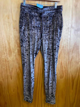 Load image into Gallery viewer, Size 8 Lululemon Brown Women's Pants
