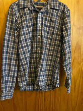Load image into Gallery viewer, Size Medium Eddie Bauer Men's Long Sleeve Shirt
