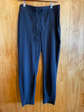 Load image into Gallery viewer, Size M Eddie Bauer Black Women's Pants
