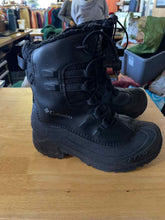 Load image into Gallery viewer, Columbia Boots
