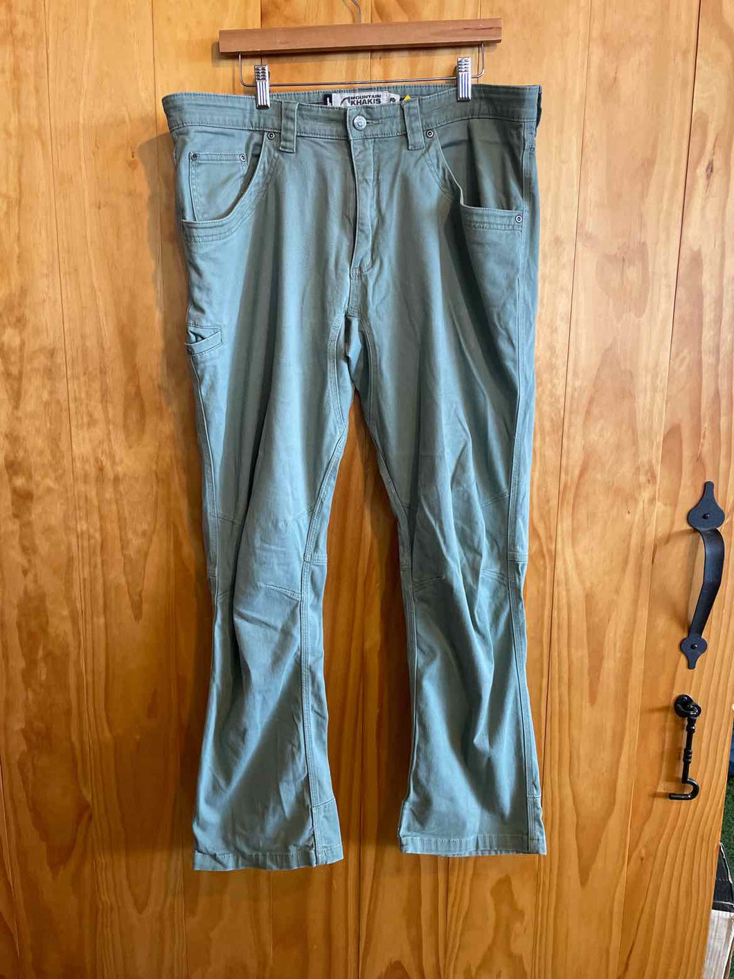 Size 38 Mountain Hardwear Men's Pants